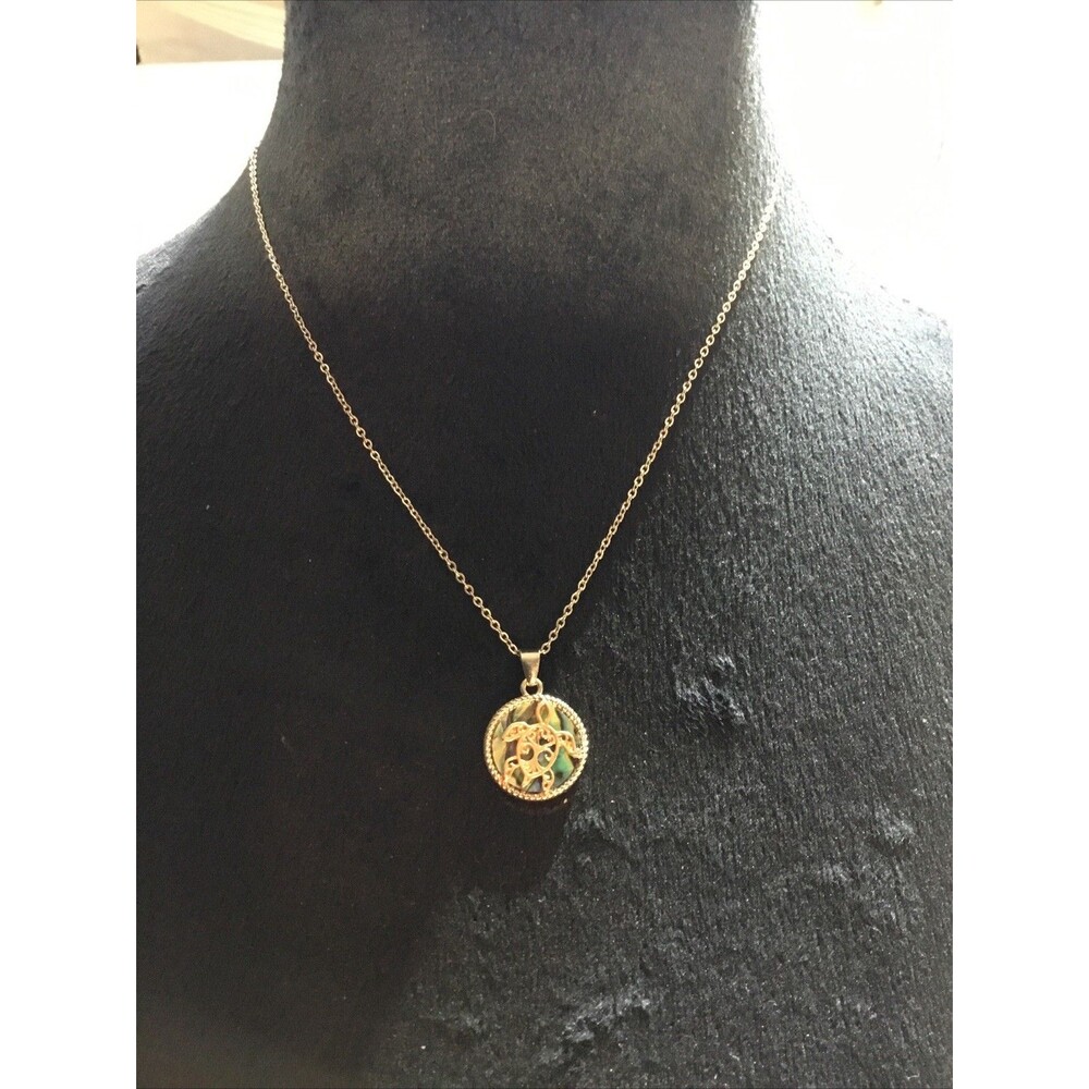 Sea Turtle Silver Charm With 18” Silver Tone Necklace Good Used Condition